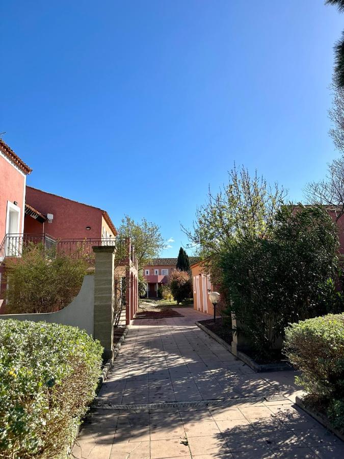 Nid Douillet Avec Terrasse Au Calme Apartment Arles Exterior photo